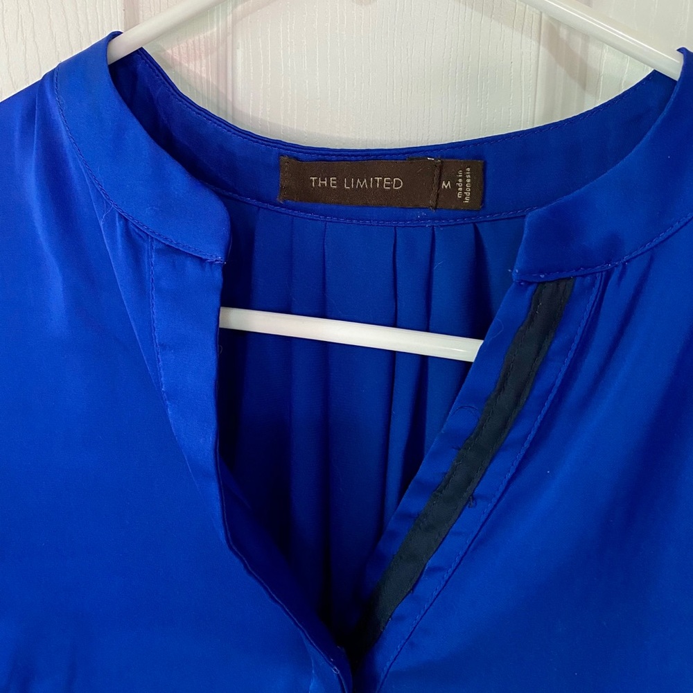 The Limited Blue Tunic Top - Picture 3 of 3